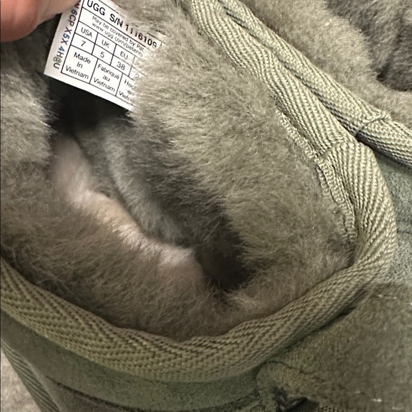 UGG CLASSIC ULTRA MINI BOOTS SIZE 7 - Picture 9 of 9
